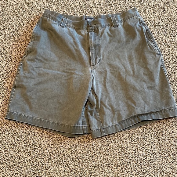 Men’s Shorts - Picture 1 of 6